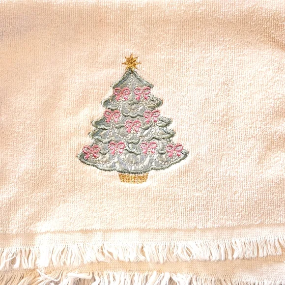 15 Piece Holiday Hand Towel Bundle - Picture 6 of 15